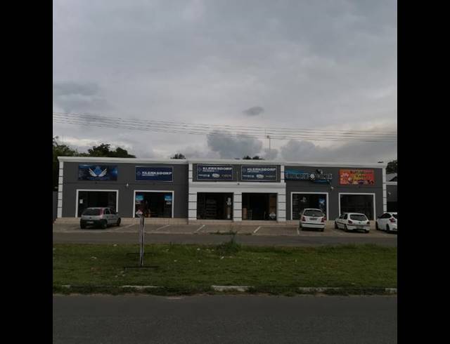 BUSINESS PROPERTY TO RENT IN FLAMWOOD